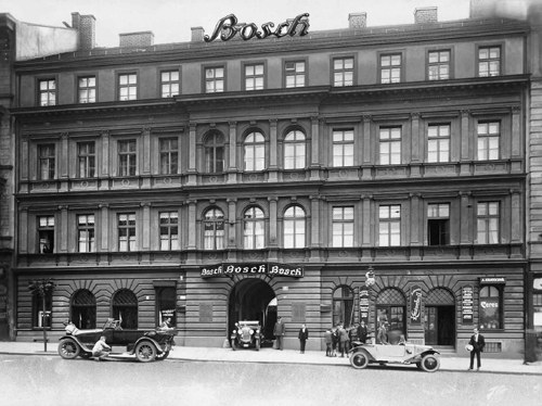 Здание филиала компании Bosch в Праге, 1925 год Здание филиала компании Bosch в Праге, 1925 год